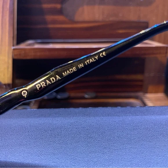 Prada 65ZS Gold/Oval Lense - Picture 4 of 12